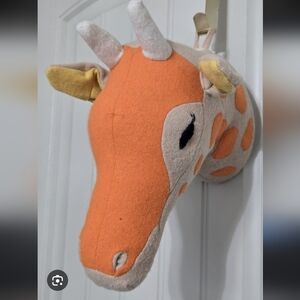 Pillow Fort  Giraffe Wall Accent